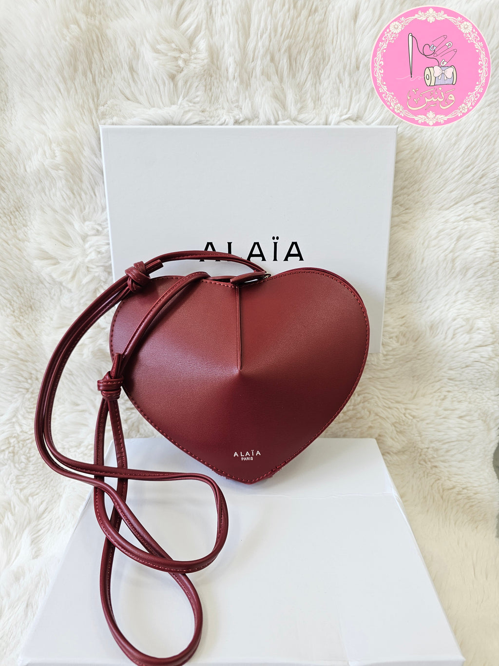 حقيبة ألايا "Le Cœur" الجلدية على شكل قلب - لون عنابي ملكي | Alaïa Heart Bag