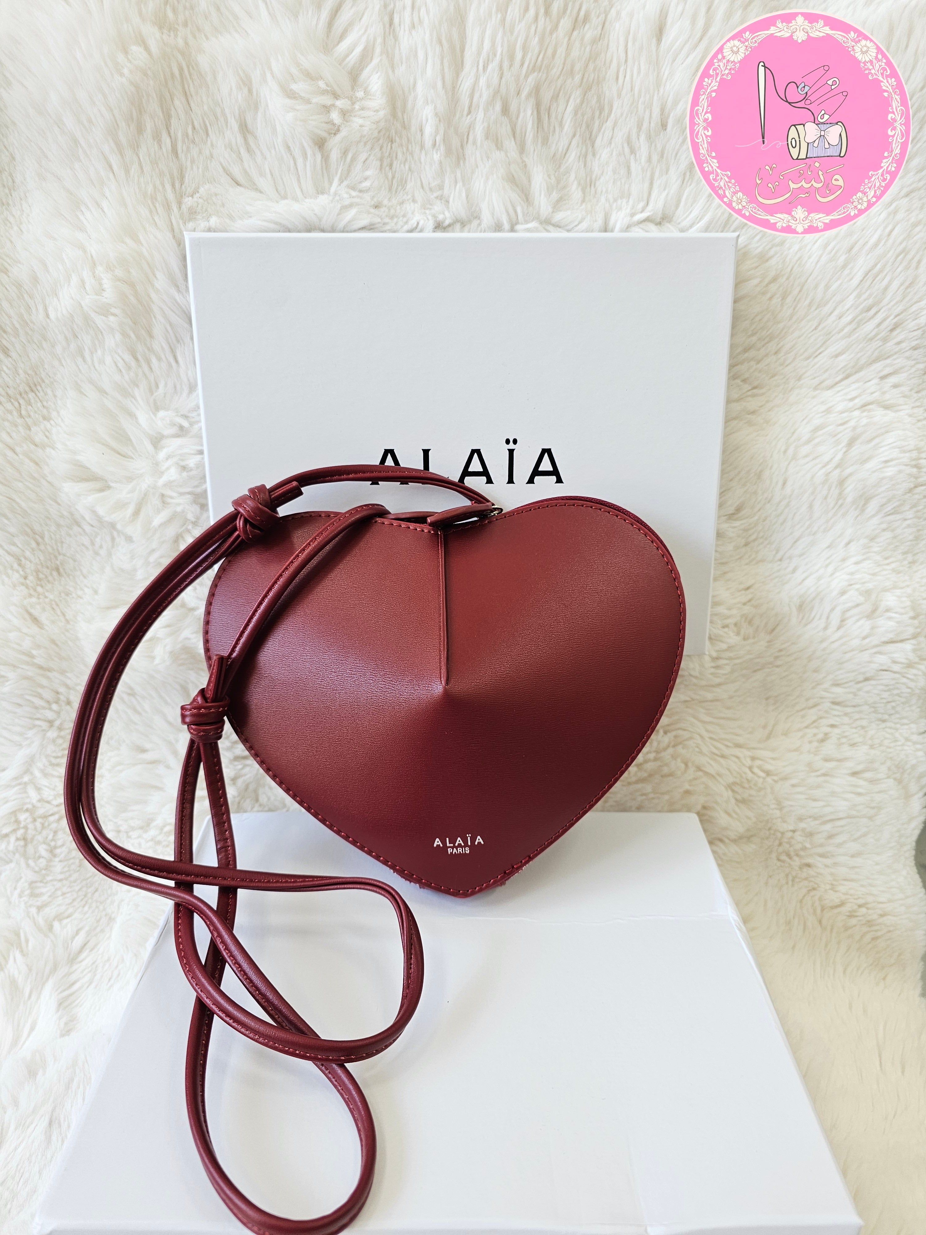 حقيبة ألايا "Le Cœur" الجلدية على شكل قلب - لون عنابي ملكي | Alaïa Heart Bag