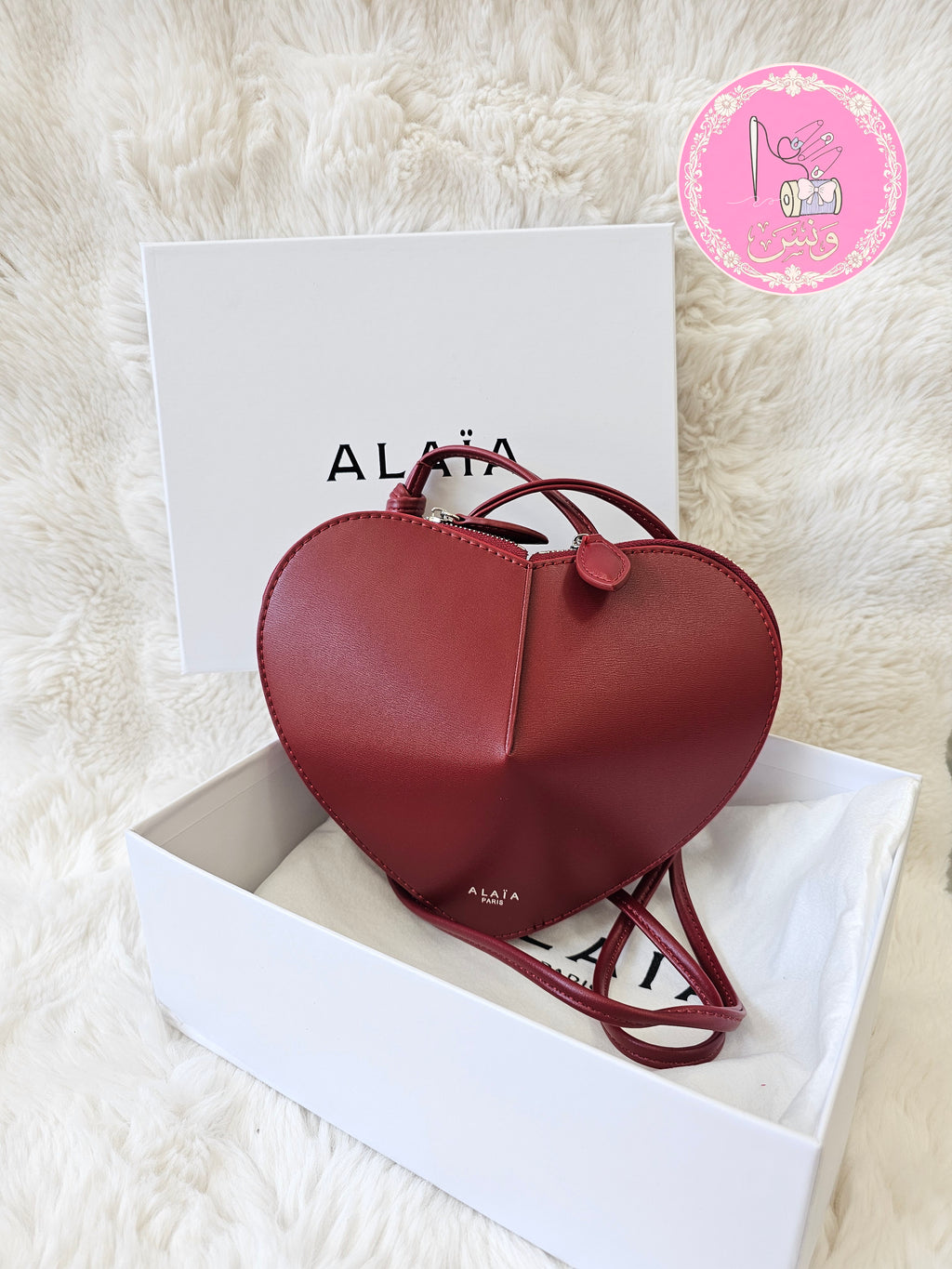 حقيبة ألايا "Le Cœur" الجلدية على شكل قلب - لون عنابي ملكي | Alaïa Heart Bag