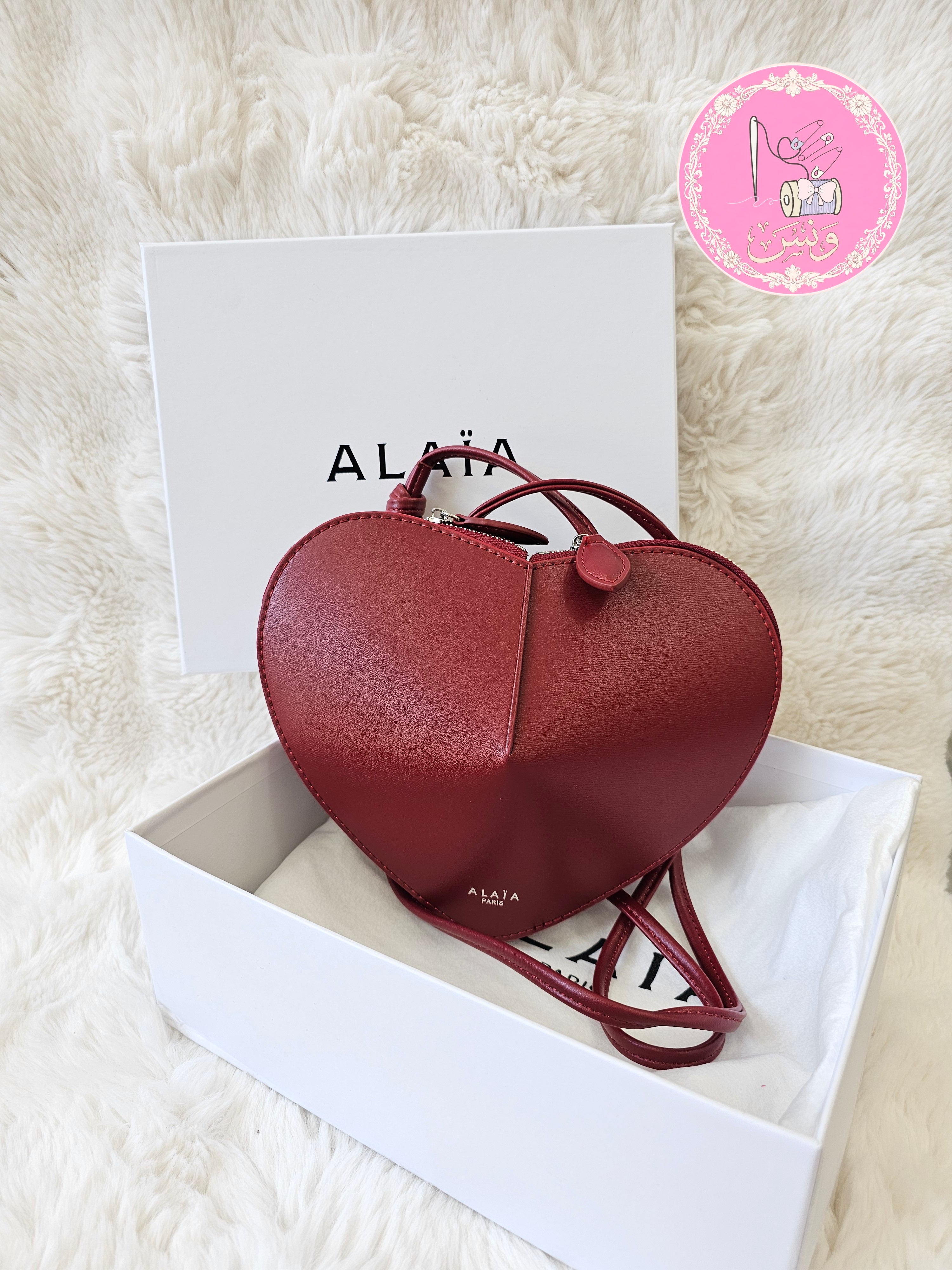 حقيبة ألايا "Le Cœur" الجلدية على شكل قلب - لون عنابي ملكي | Alaïa Heart Bag