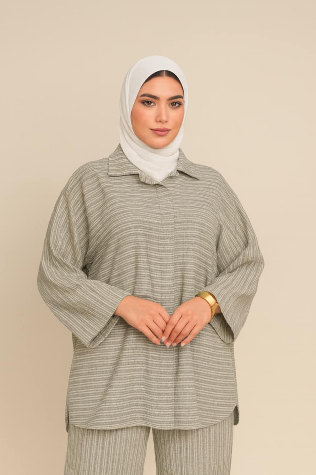سوت مكون من قطعتين – ستايل عصري مريح
