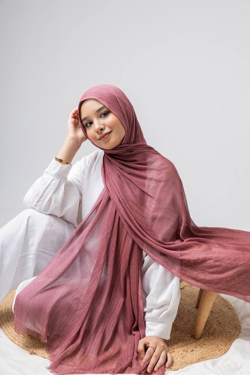 طرحة سادة ناعمة – خفيفة ومريحة للمناسبات واليوم اليومي