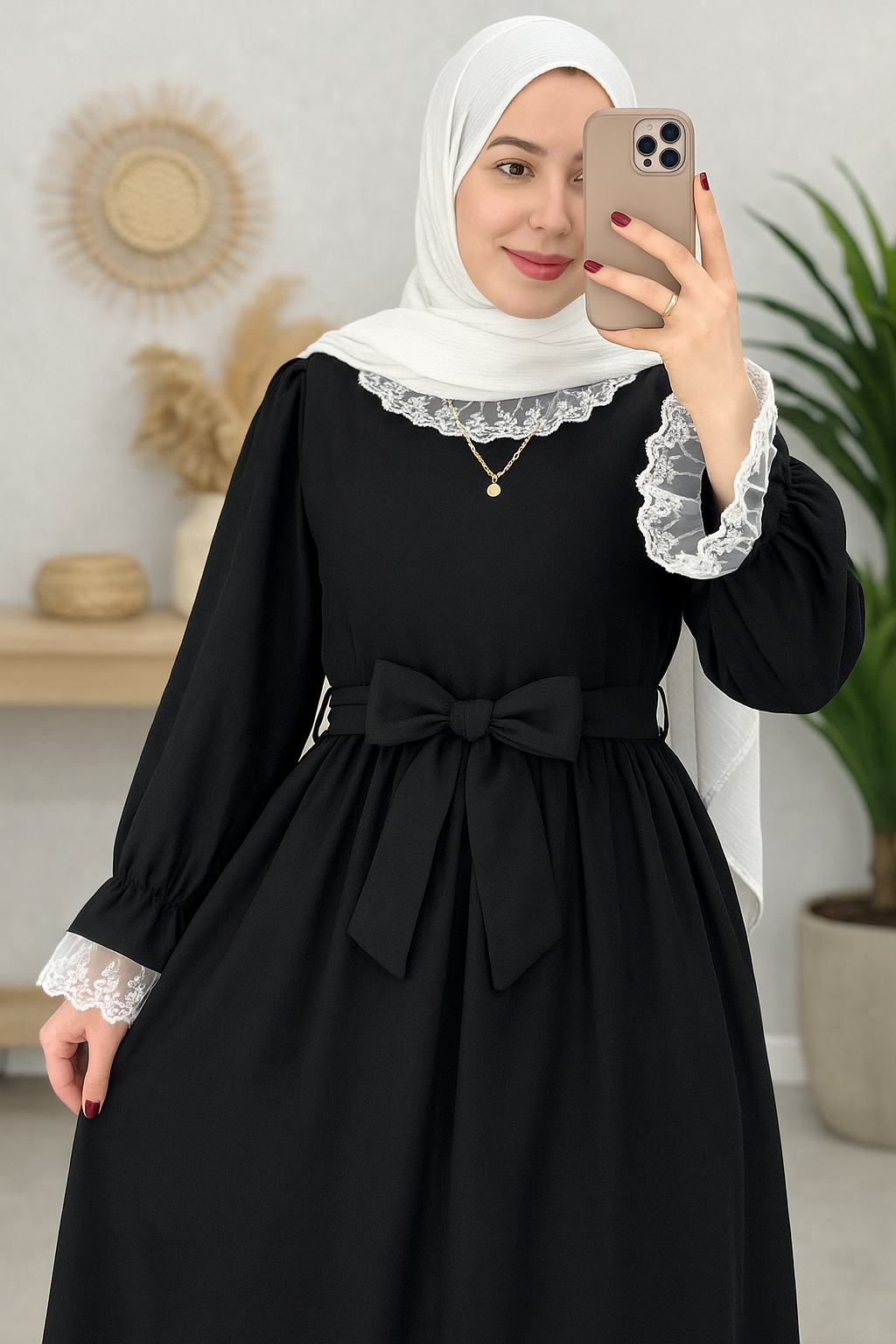 فستان أنيق بالدانتيل والربطة الأمامية