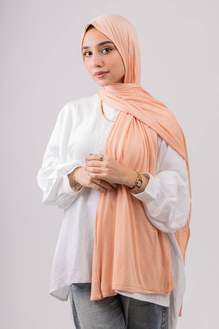 طرحة سادة ناعمة – خفيفة ومريحة للمناسبات واليوم اليومي