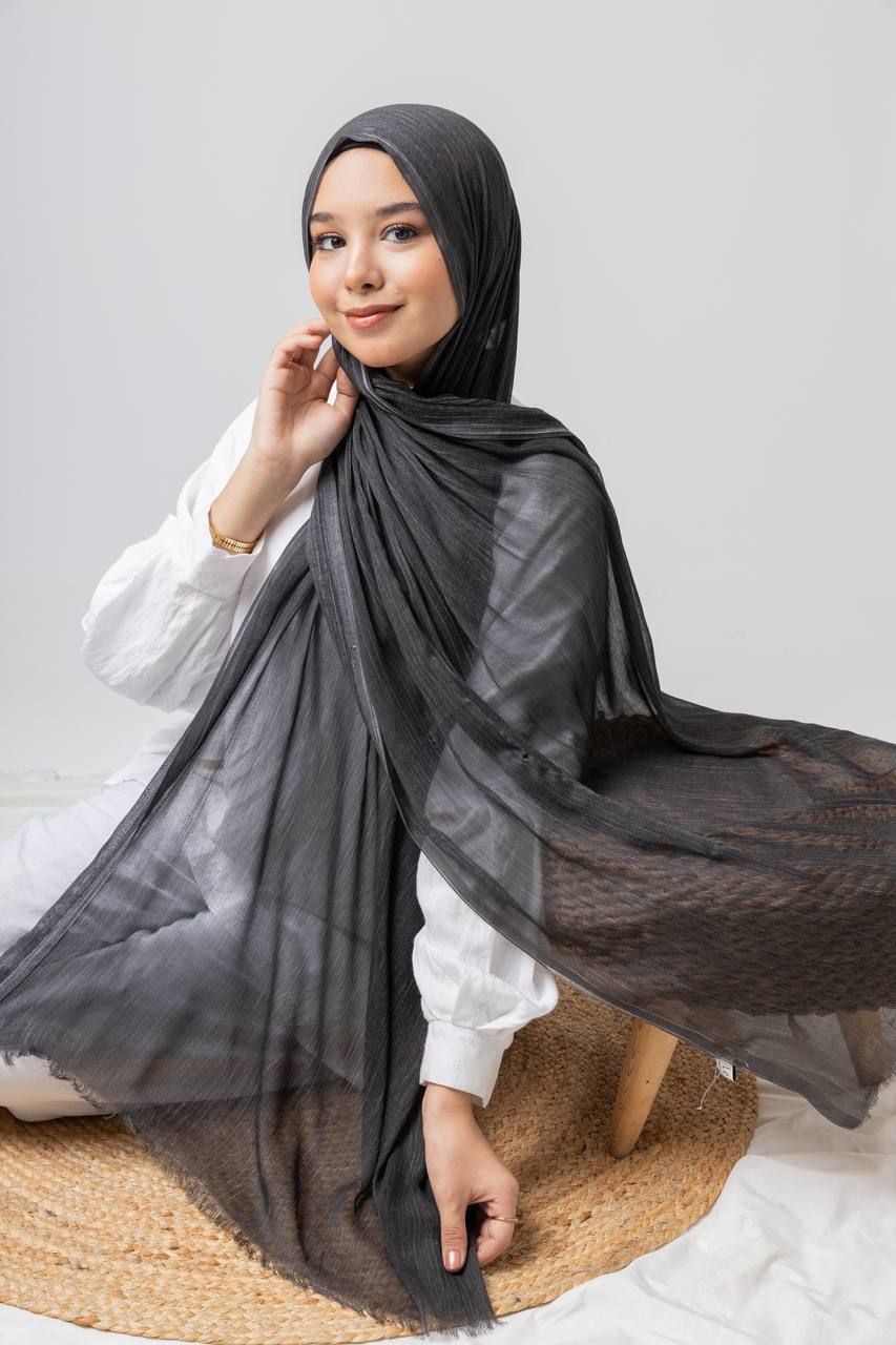 طرحة سادة ناعمة – خفيفة ومريحة للمناسبات واليوم اليومي