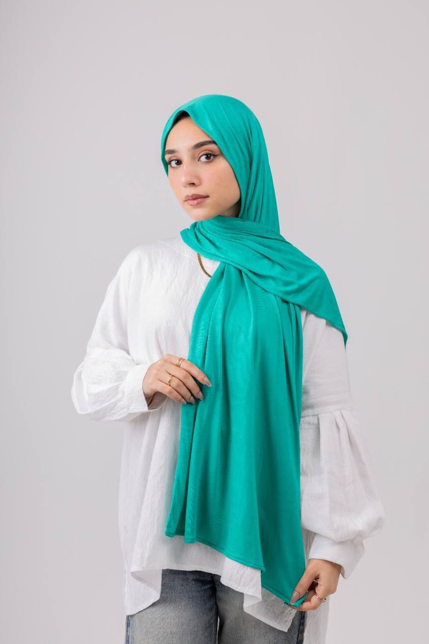 طرحة سادة ناعمة – خفيفة ومريحة للمناسبات واليوم اليومي