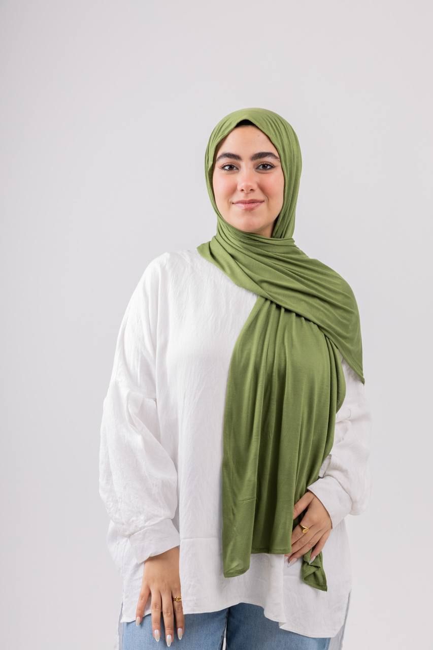 طرحة سادة ناعمة – خفيفة ومريحة للمناسبات واليوم اليومي