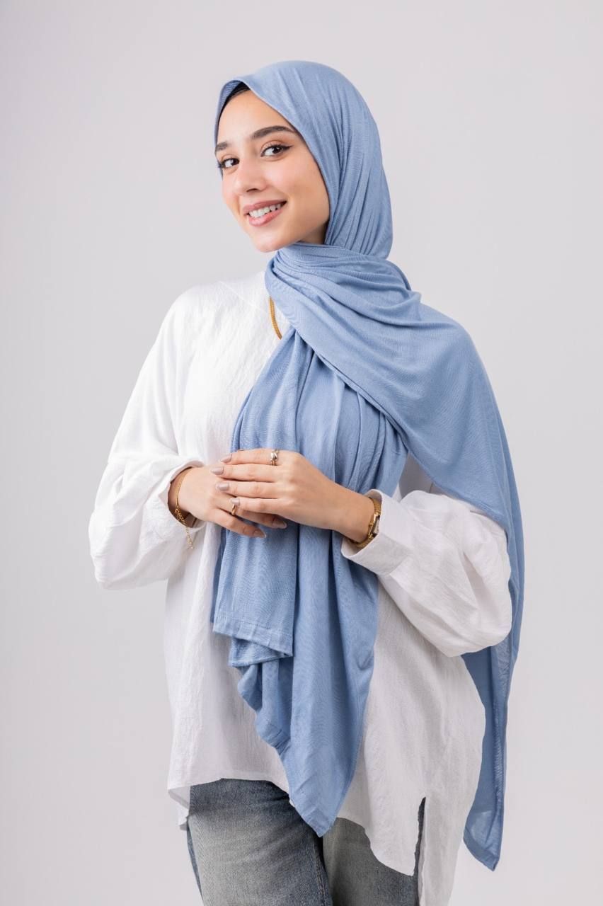 طرحة سادة ناعمة – خفيفة ومريحة للمناسبات واليوم اليومي