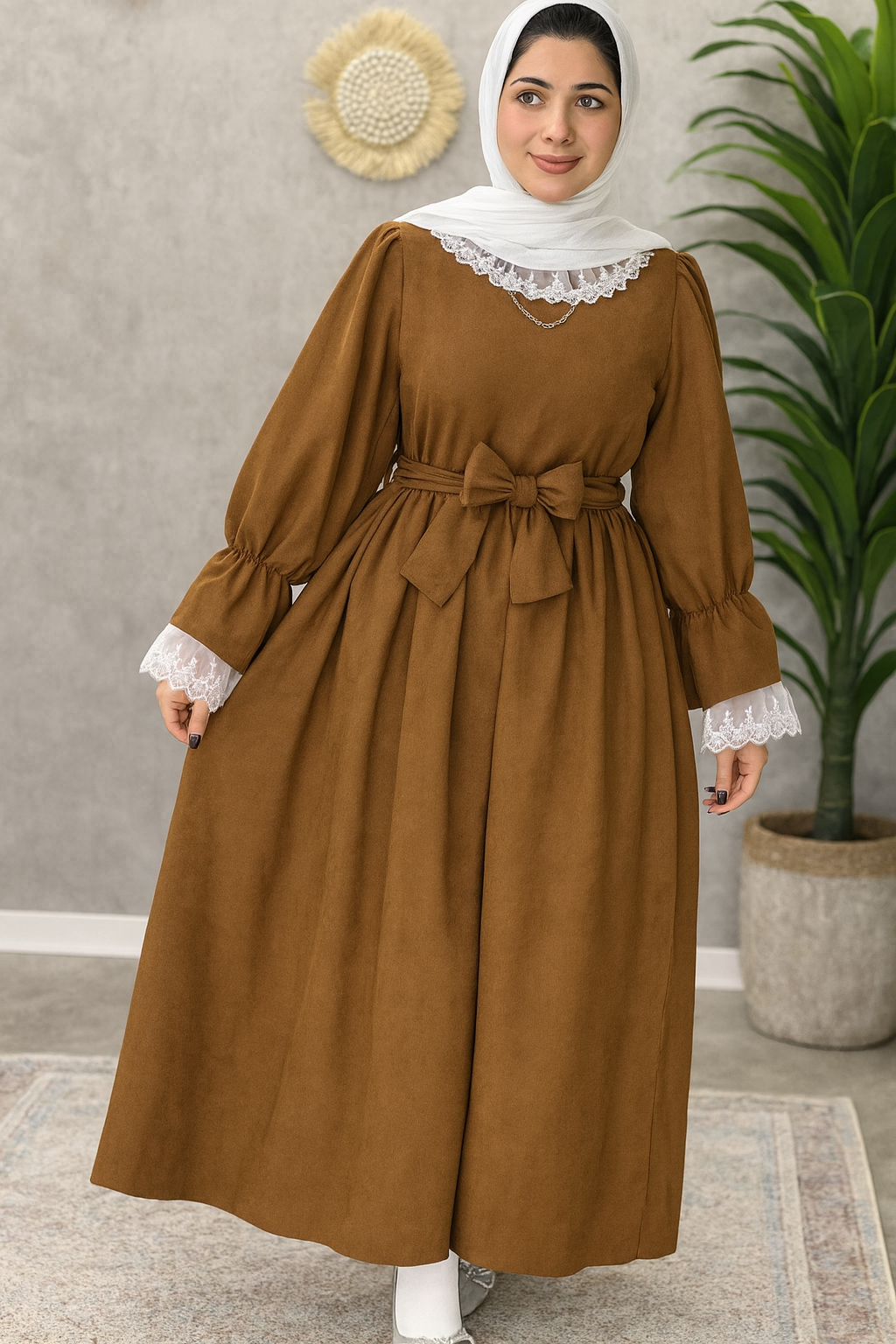 فستان أنيق بالدانتيل والربطة الأمامية