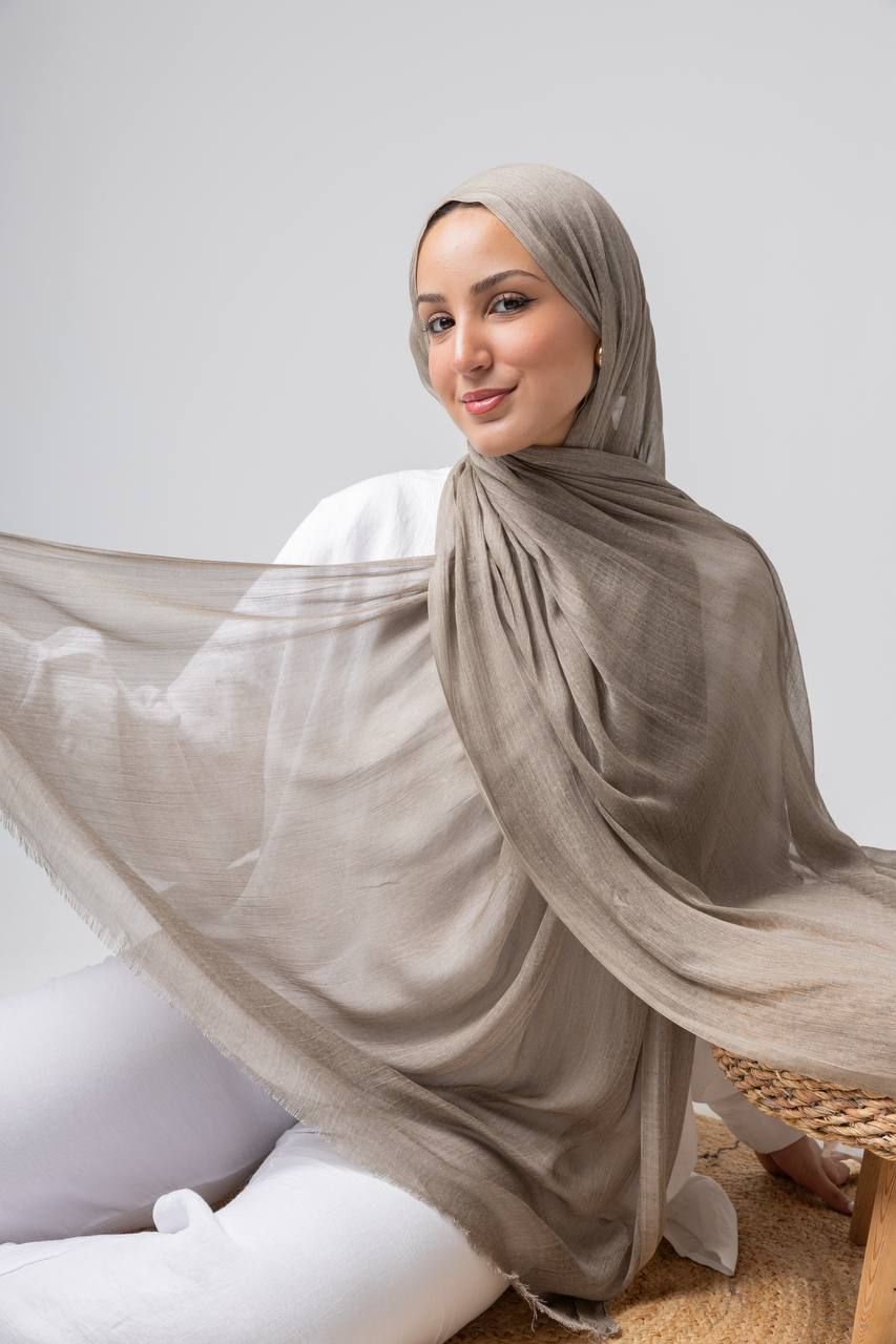 طرحة سادة ناعمة – خفيفة ومريحة للمناسبات واليوم اليومي