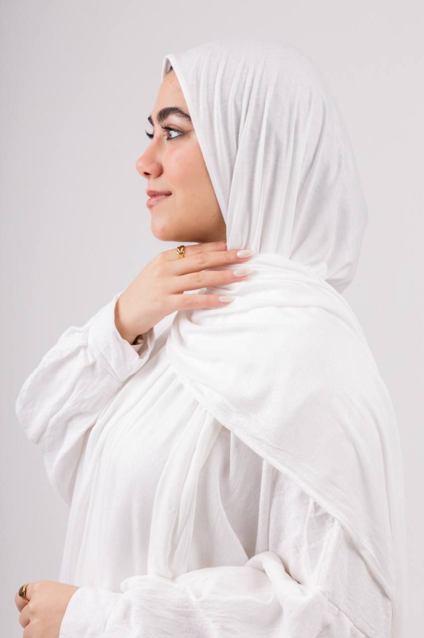 طرحة سادة ناعمة – خفيفة ومريحة للمناسبات واليوم اليومي